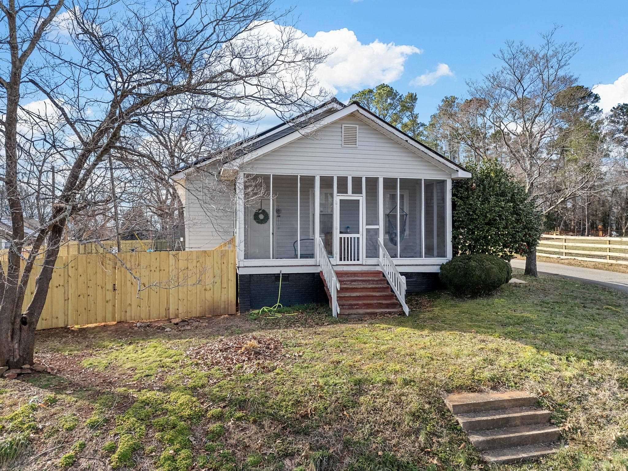 8177 Hill Street Boiling Springs, SC 29316 - Photo 2 of 31