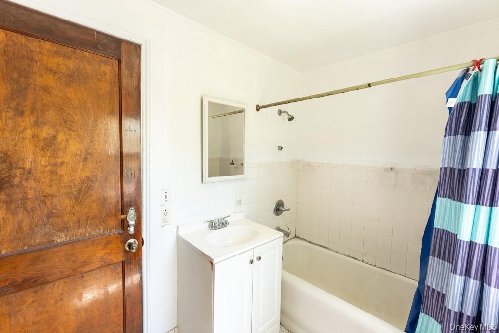304 Lockwood Avenue New Rochelle, NY 10801 - Photo 18 of 23