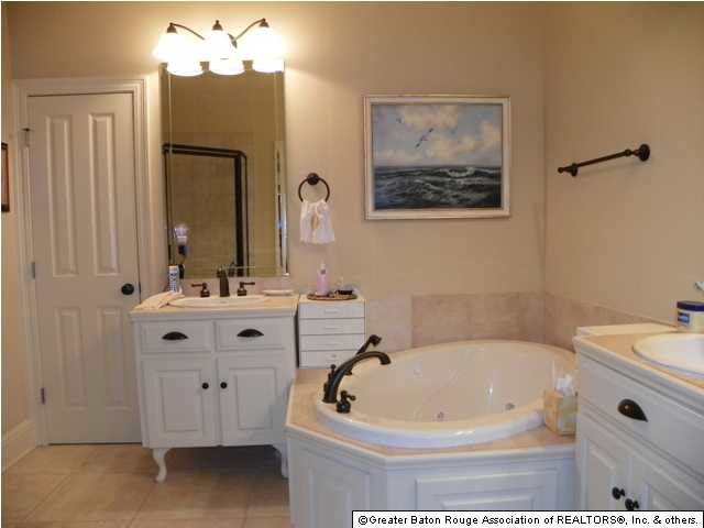 1622 Ruelle De Grace Drive Baton Rouge, LA 70810 - Photo 17 of 32 Gallery Image 17
