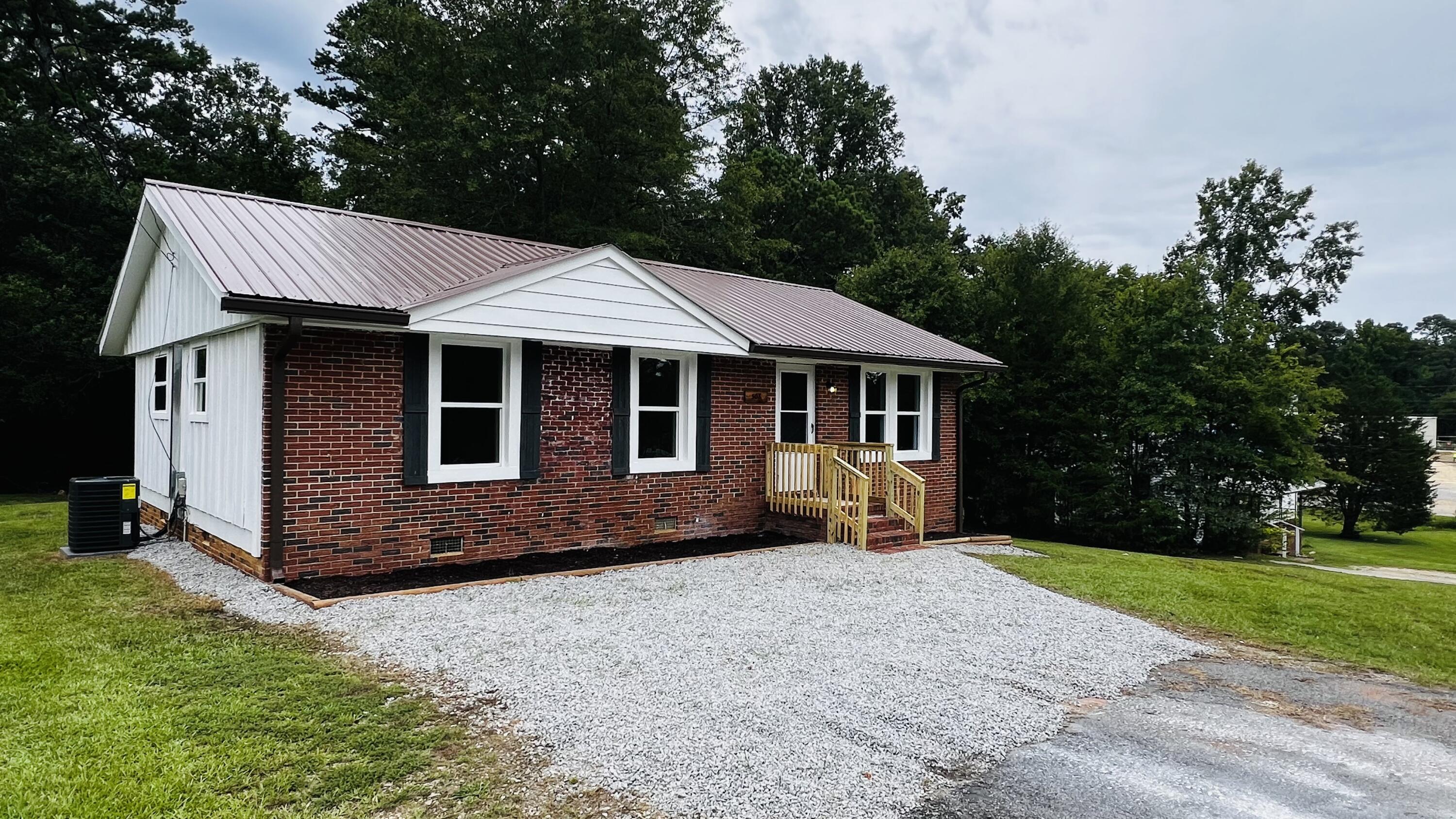 508 Bryant Street McCormick, SC 29835 - Photo 5 of 29 IMG_5251