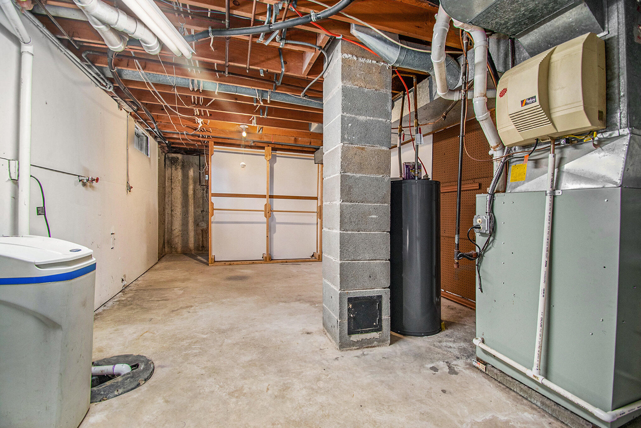 17455 Starbrick Street Edwardsburg, MI 49112 - Photo 13 of 25 013_photo_nov_15_2025_12_51_36_pm_774