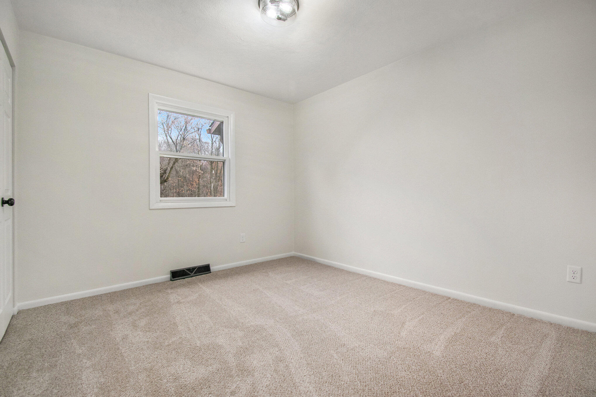 17455 Starbrick Street Edwardsburg, MI 49112 - Photo 5 of 25 005_photo_nov_15_2025_12_59_32_pm_977