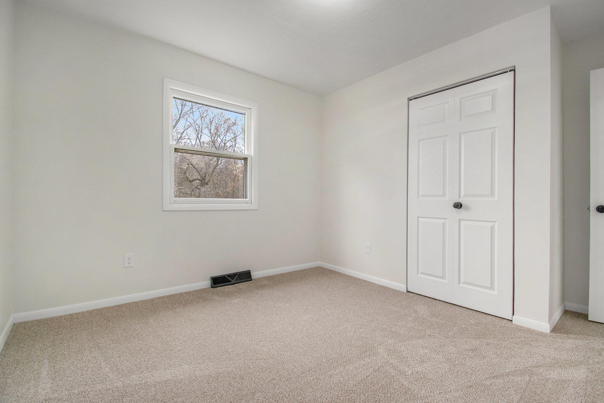 17455 Starbrick Street Edwardsburg, MI 49112 - Photo 8 of 25 008_photo_nov_15_2025_1_01_45_pm_780