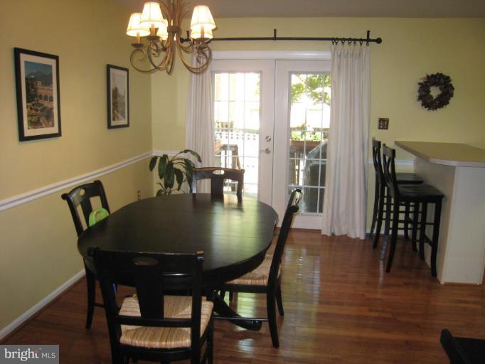 7424 Timberock Road Falls Church, VA 22043 - Photo 8 of 30 Family Room/breakfast area
