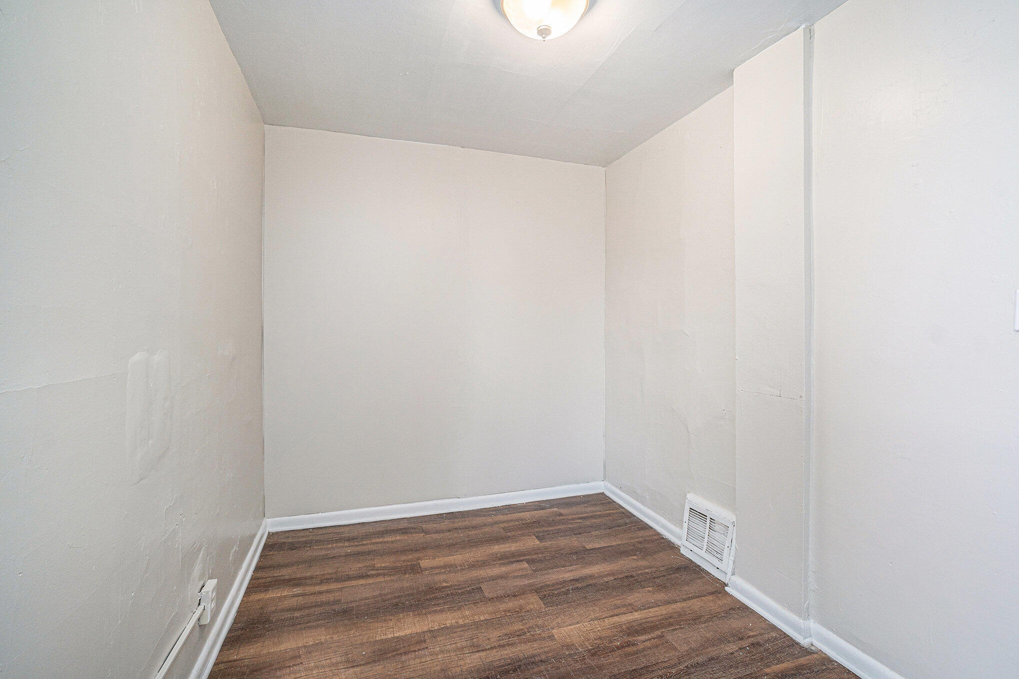 708 Harrison Street Kalamazoo, MI 49007 - Photo 13 of 16 008_006_harrison_102