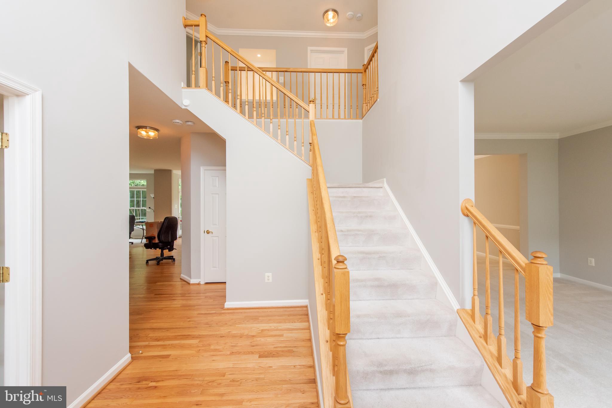 7672 Swallow Road Sykesville, MD 21784 - Photo 3 of 44 Foyer