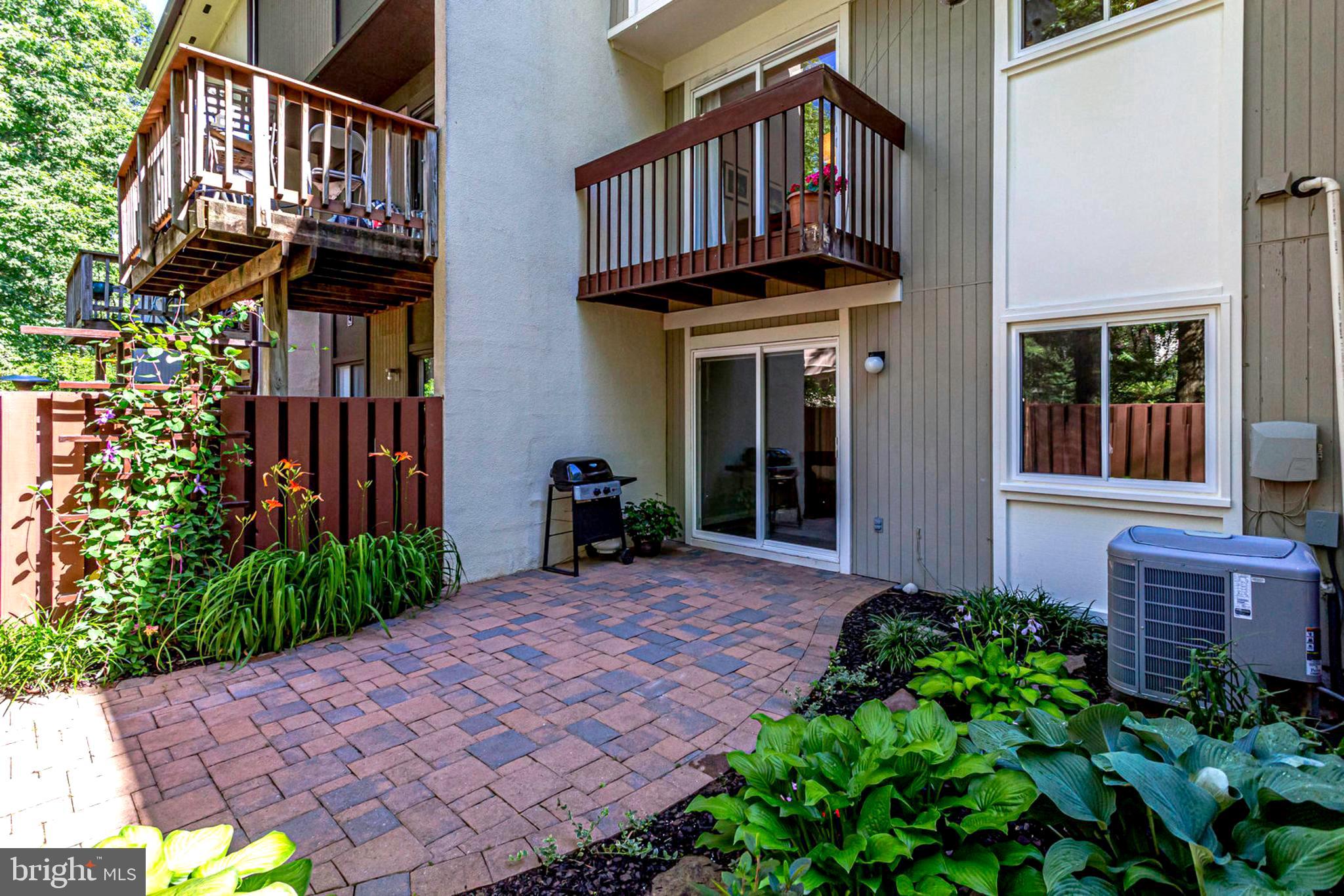 2239 Southgate Square Reston, VA 20191 - Photo 21 of 50 Fully fenced backyard w/ patio and space to grill