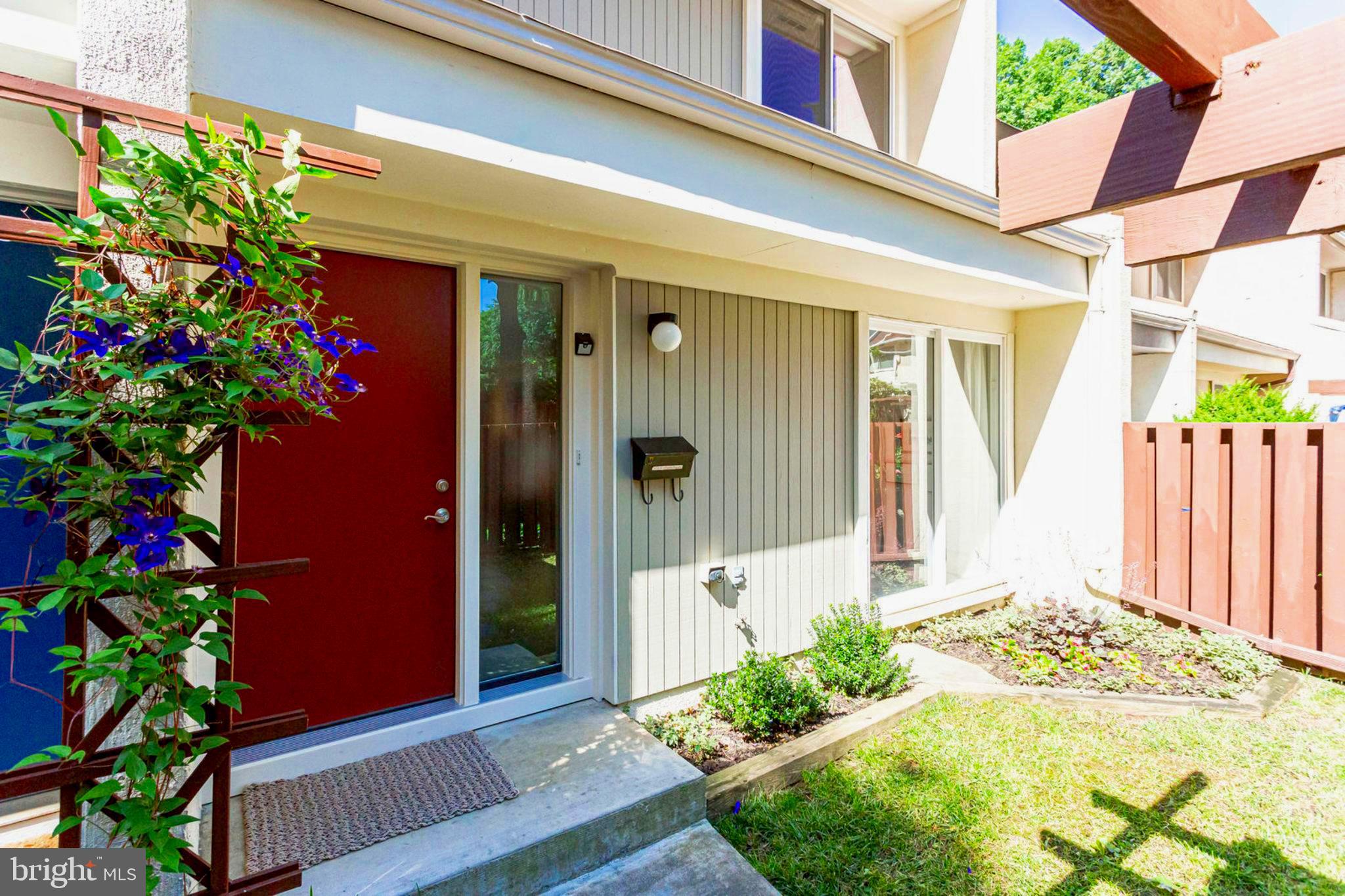 2239 Southgate Square Reston, VA 20191 - Photo 32 of 50 Such an inviting entry