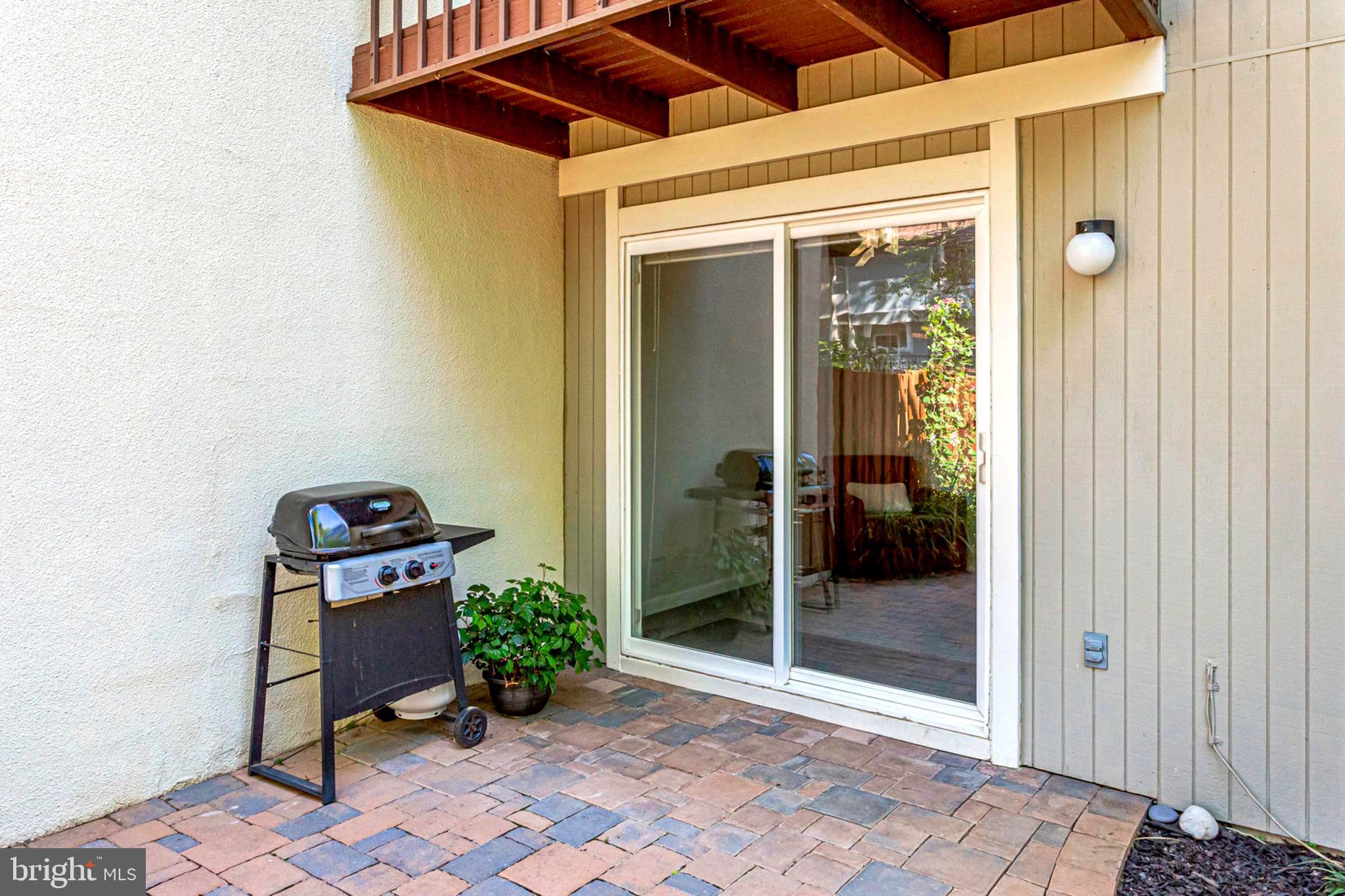 2239 Southgate Square Reston, VA 20191 - Photo 44 of 50 Invite your terrific neighbors over to cook out