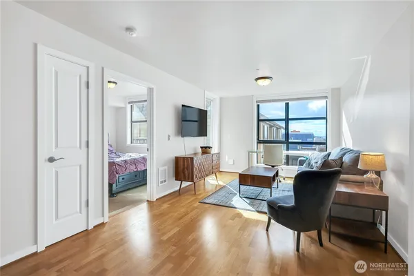 $415,000 | 4116 California Avenue Southwest, Unit 304, Seattle, WA 98116