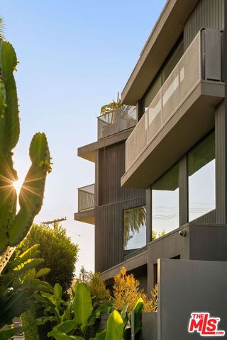 $2,995,000 | 407 Rialto Avenue, Venice, CA 90291