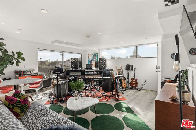 $2,995,000 | 407 Rialto Avenue, Venice, CA 90291