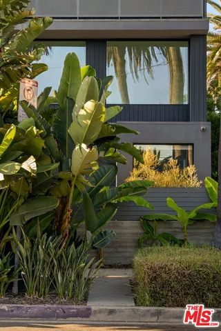 $2,995,000 | 407 Rialto Avenue, Venice, CA 90291