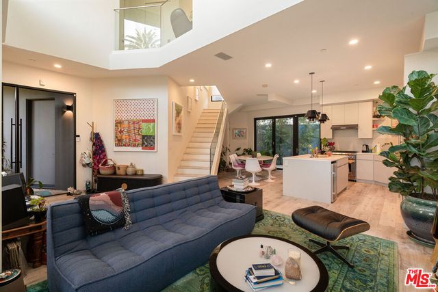 $2,995,000 | 407 Rialto Avenue, Venice, CA 90291