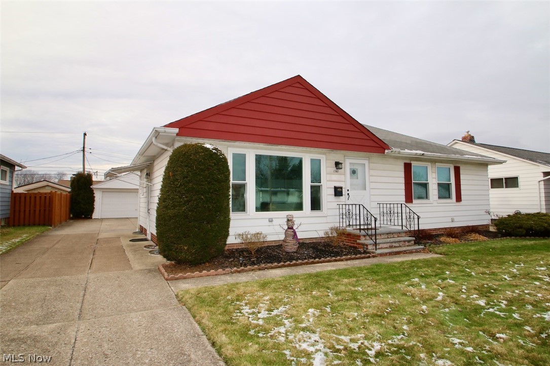 1748 Crestwood Road Cleveland, OH 44124 - Photo 1 of 28 Gallery Image 1