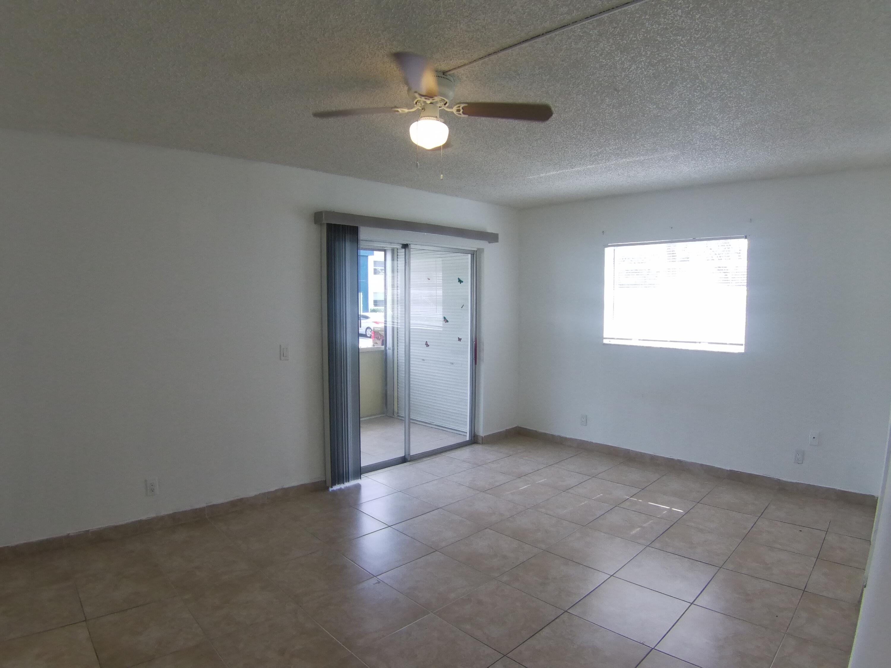 537 Normandy L Delray Beach Delray Beach, FL 33484 - Photo 14 of 21 SING0014a