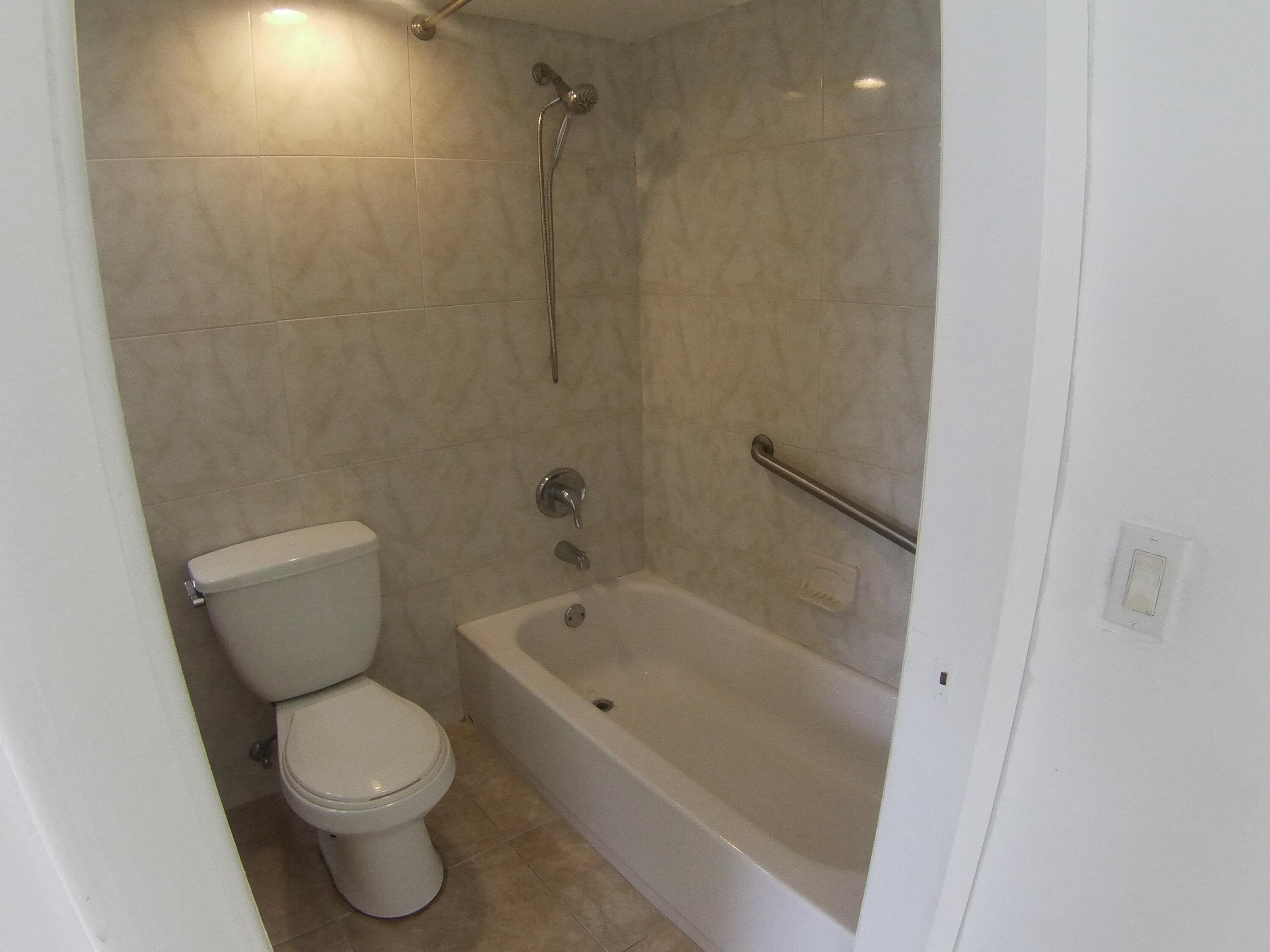 537 Normandy L Delray Beach Delray Beach, FL 33484 - Photo 16 of 21 SING0016