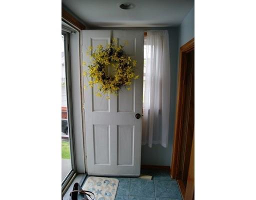 409 Oneil Road Somerset, MA 02725 - Photo 5 of 23 Gallery Image 5