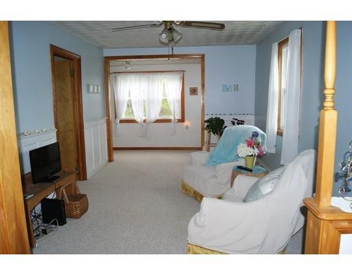 409 Oneil Road Somerset, MA 02725 - Photo 6 of 23 Gallery Image 6