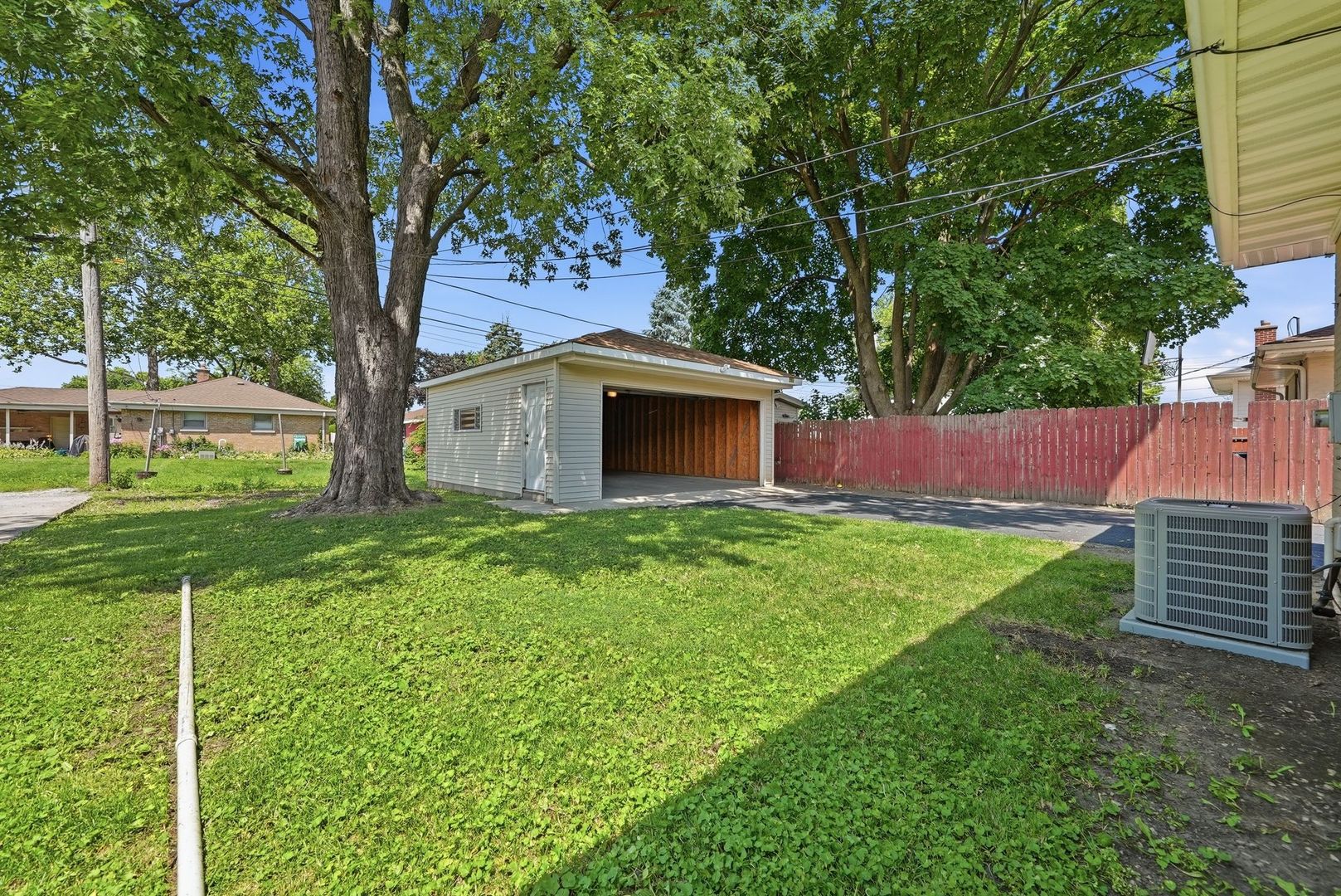 532 Clayton Road Hillside, IL 60162 - Photo 6 of 36