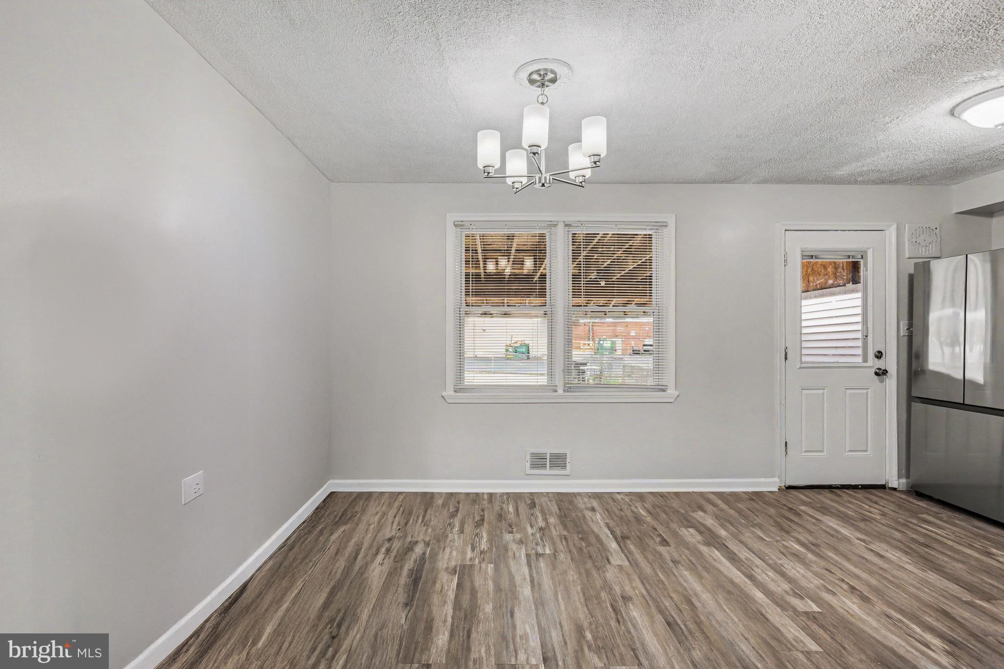 127 Bladen Road Baltimore, MD 21221 - Photo 7 of 31 Dining Area