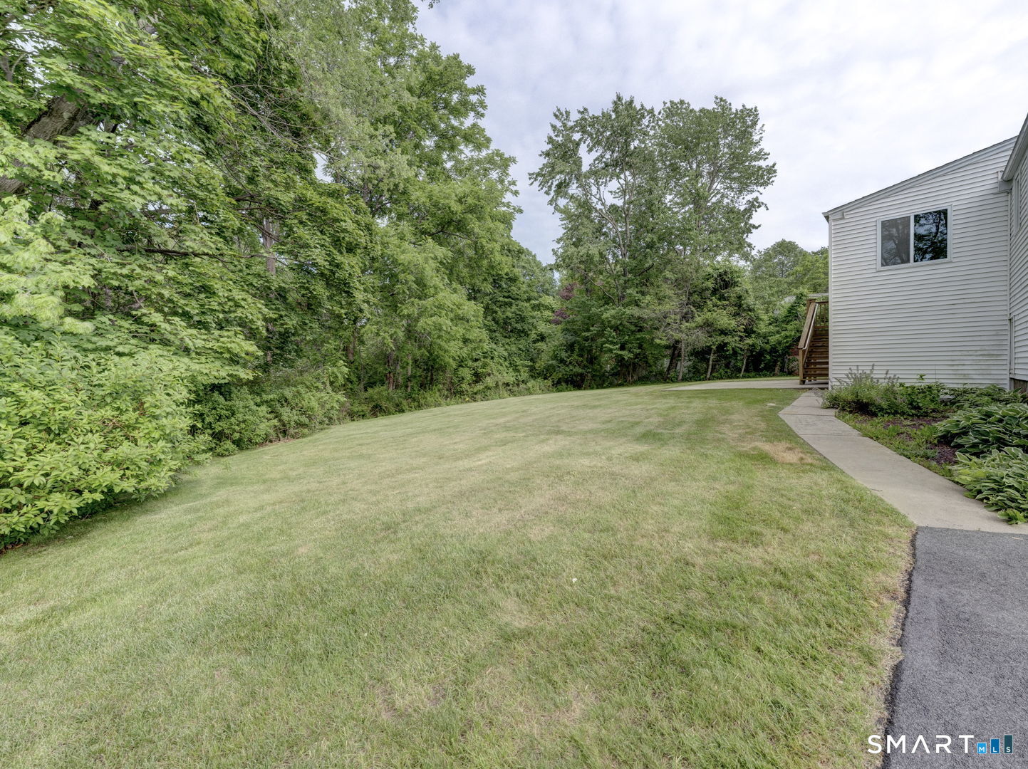 390 Ballfall Road Middletown, CT 06457 - Photo 7 of 40