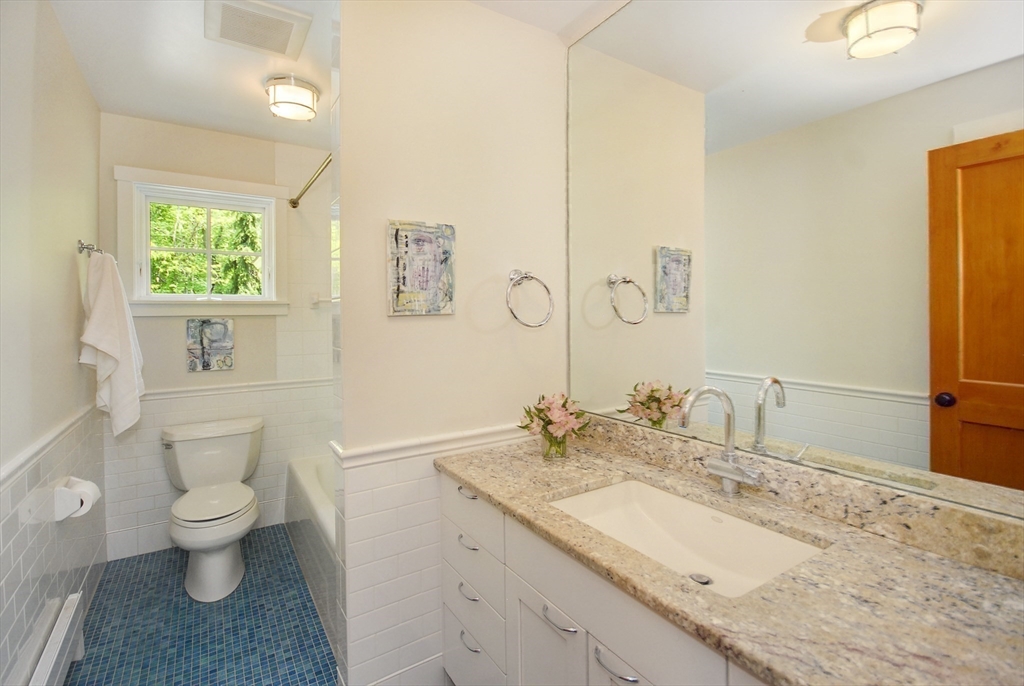 394 Strawberry Hill Road Concord, MA 01742 - Photo 24 of 40 Gallery Image 24