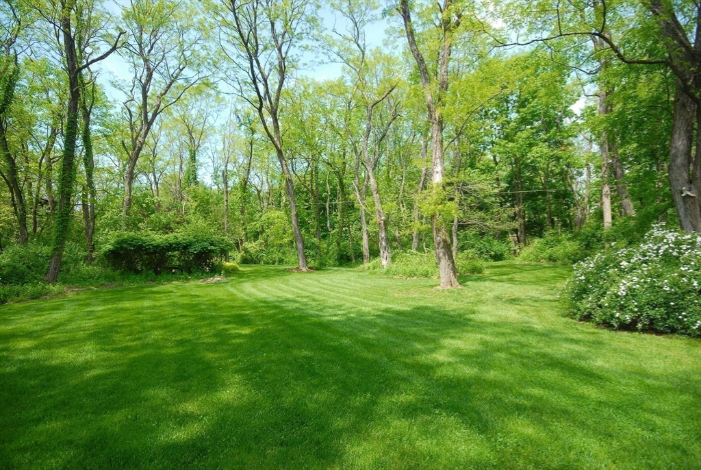 394 Strawberry Hill Road Concord, MA 01742 - Photo 30 of 40 Gallery Image 30