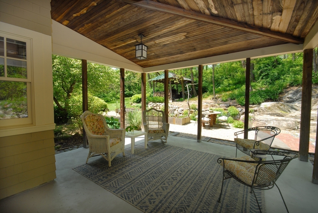 394 Strawberry Hill Road Concord, MA 01742 - Photo 3 of 40 Gallery Image 3