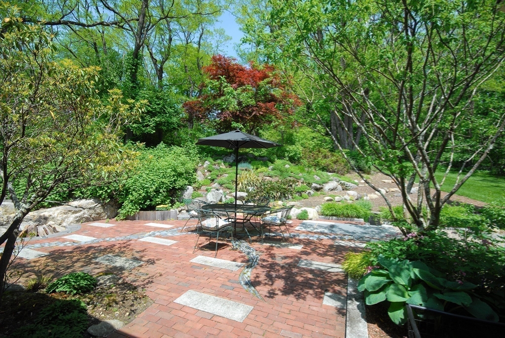 394 Strawberry Hill Road Concord, MA 01742 - Photo 31 of 40 Gallery Image 31