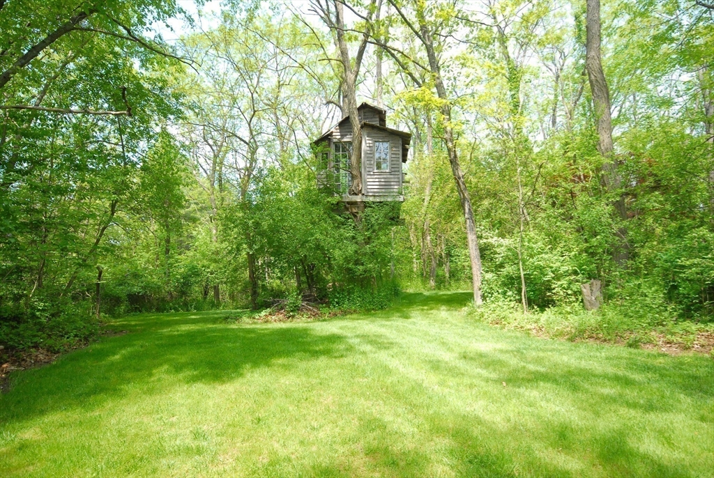 394 Strawberry Hill Road Concord, MA 01742 - Photo 34 of 40 Gallery Image 34