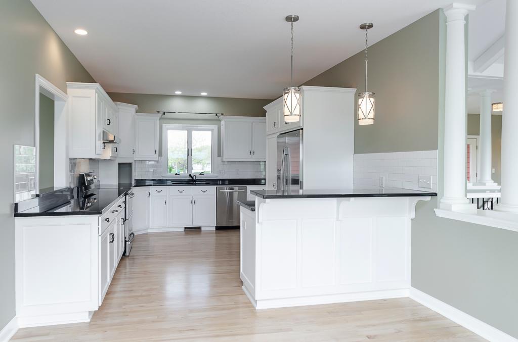 5002 Regal Oak Lane Southwest Rochester, MN 55902 - Photo 10 of 52