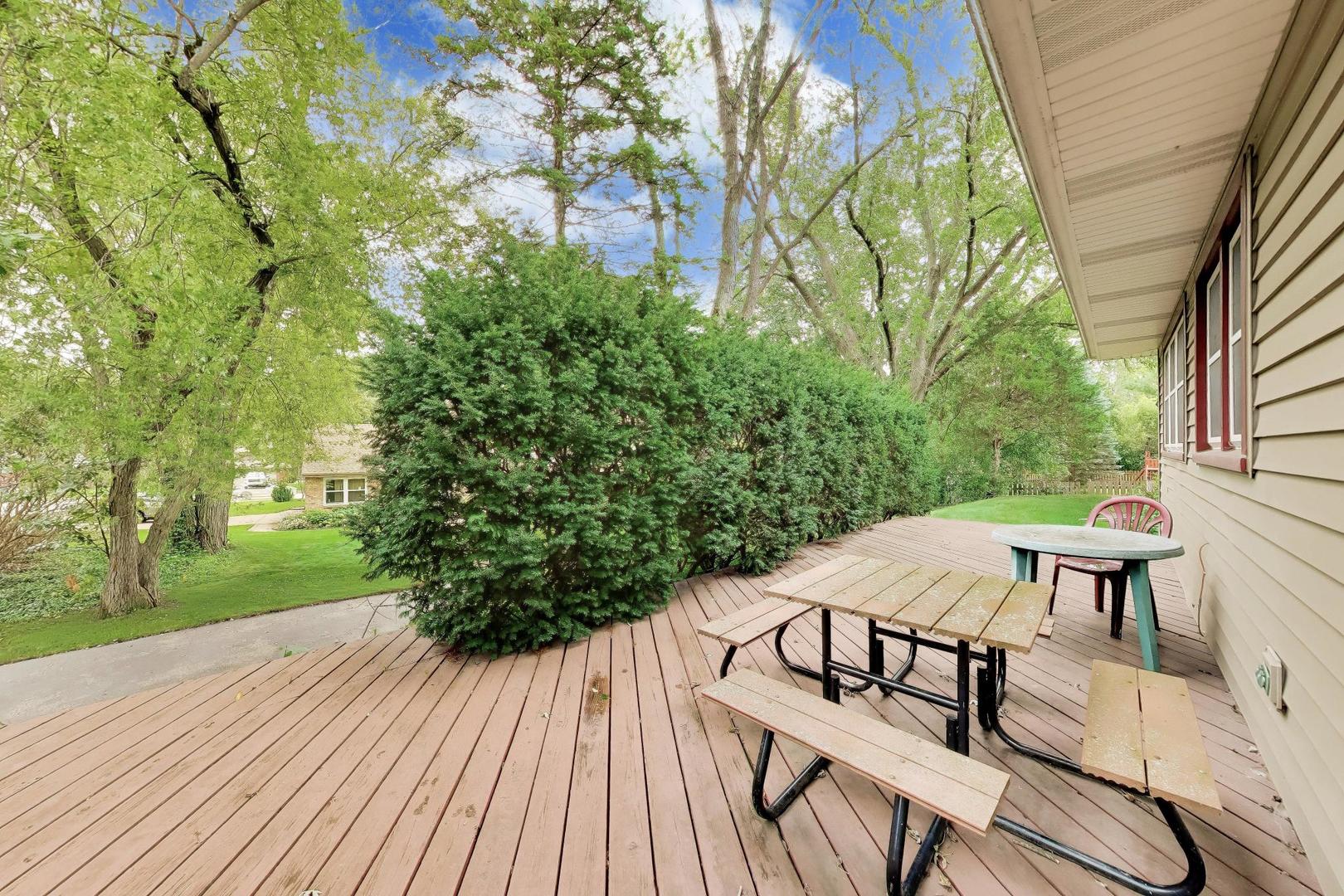427 West Helen Road Palatine, IL 60067 - Photo 21 of 29 Gallery Image 21
