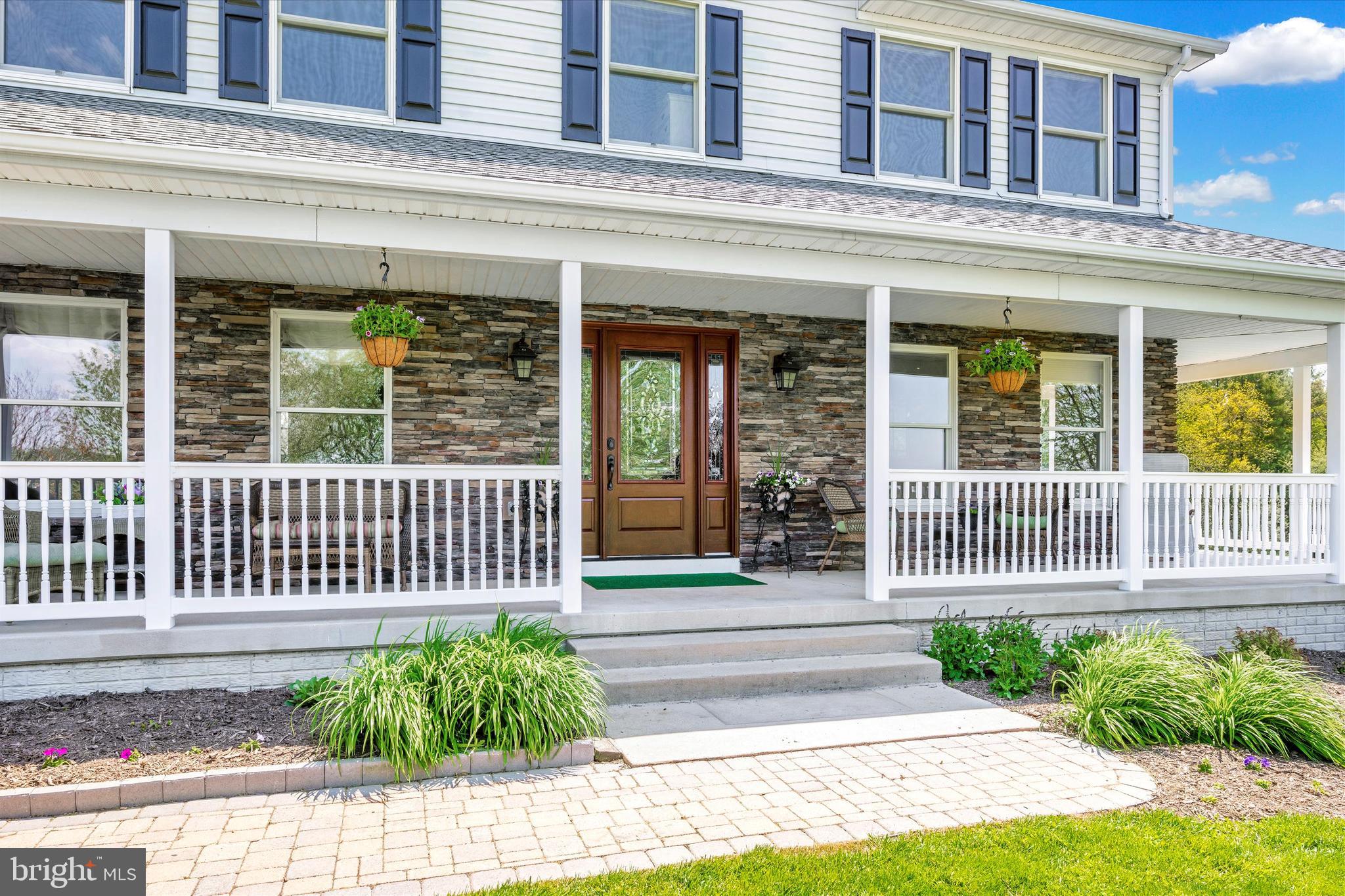 7779 Dollyhyde Road Mount Airy, MD 21771 - Photo 4 of 84 Beautiful architectural details inside and out.