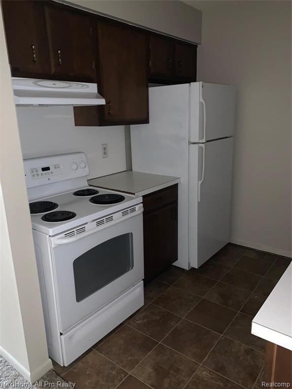 1252 East West Maple Road, Unit 5 Walled Lake, MI 48390 - Photo 8 of 19