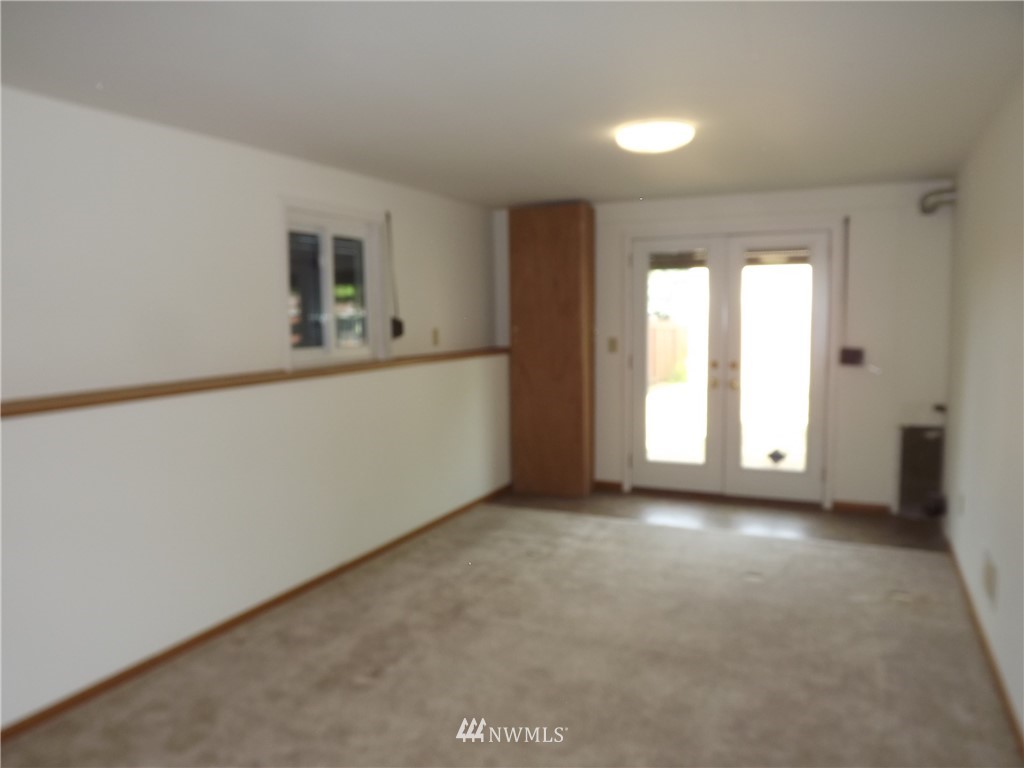 10405 10th Avenue Southwest Seattle, WA 98146 - Photo 9 of 19 Gallery Image 9