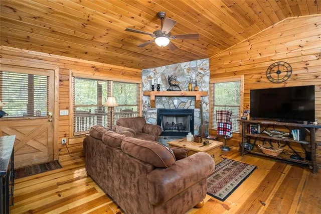 $375,000 | 489 Arrowhead Pass, Blue Ridge, GA 30513