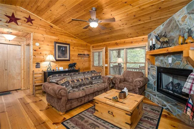 $375,000 | 489 Arrowhead Pass, Blue Ridge, GA 30513