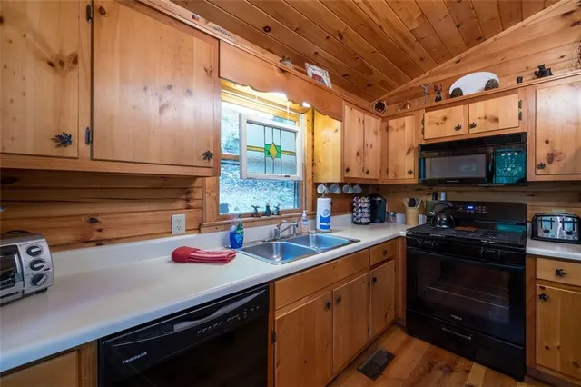 $375,000 | 489 Arrowhead Pass, Blue Ridge, GA 30513