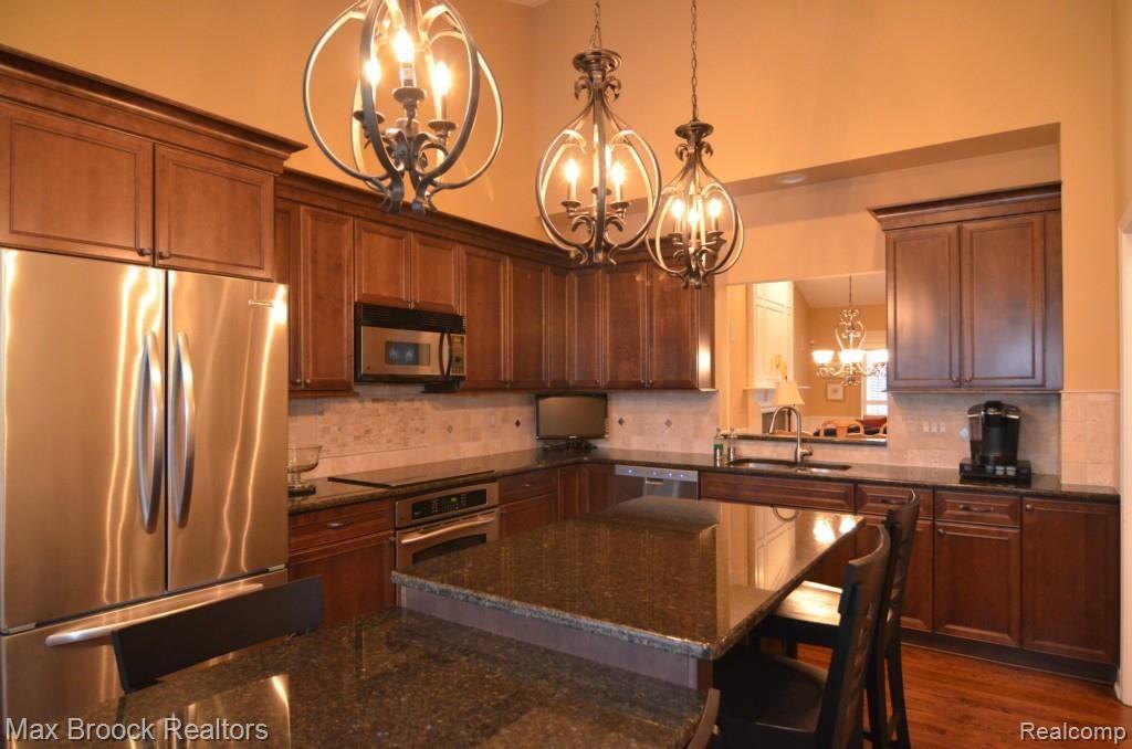 3717 Tremonte Circle Rochester, MI 48306 - Photo 8 of 38 Kitchen2.jpg