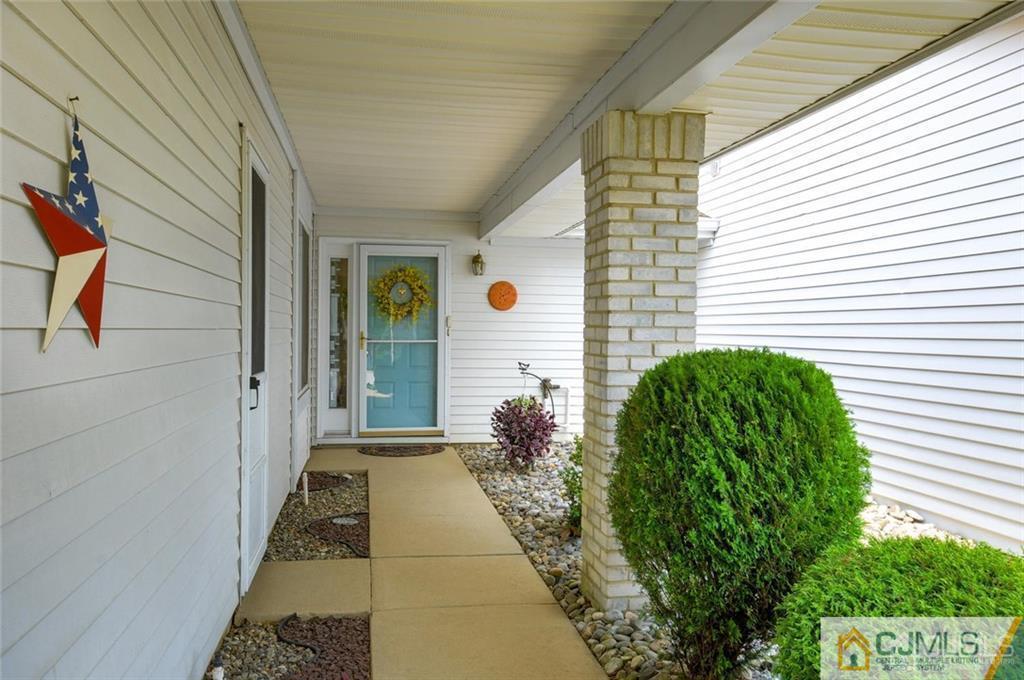 781 A Risley Road Monroe Township, NJ 08831 - Photo 2 of 21 a view of a corridor