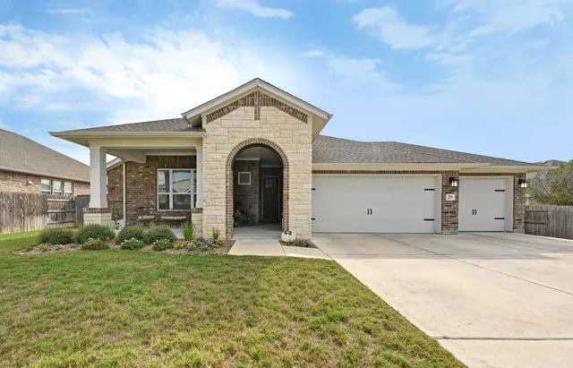 $2,500 | 216 Helena Lane, Kyle, TX 78640