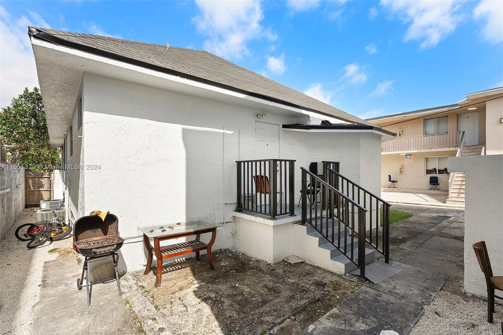 850 Northwest 2nd Street Miami, FL 33128 - Photo 9 of 11