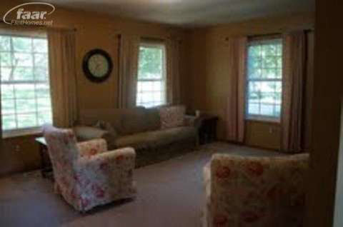 12359 White Lake Road Fenton, MI 48430 - Photo 10 of 26 20365309-9.JPG