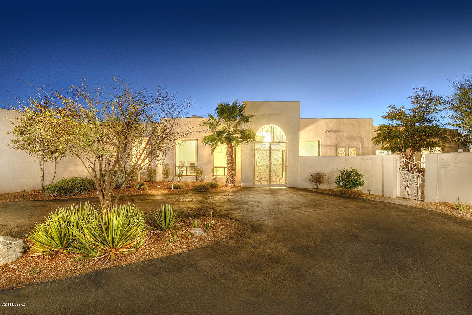 4925 North Craycroft Road Tucson, AZ 85718 - Photo 1 of 39 Gallery Image 1