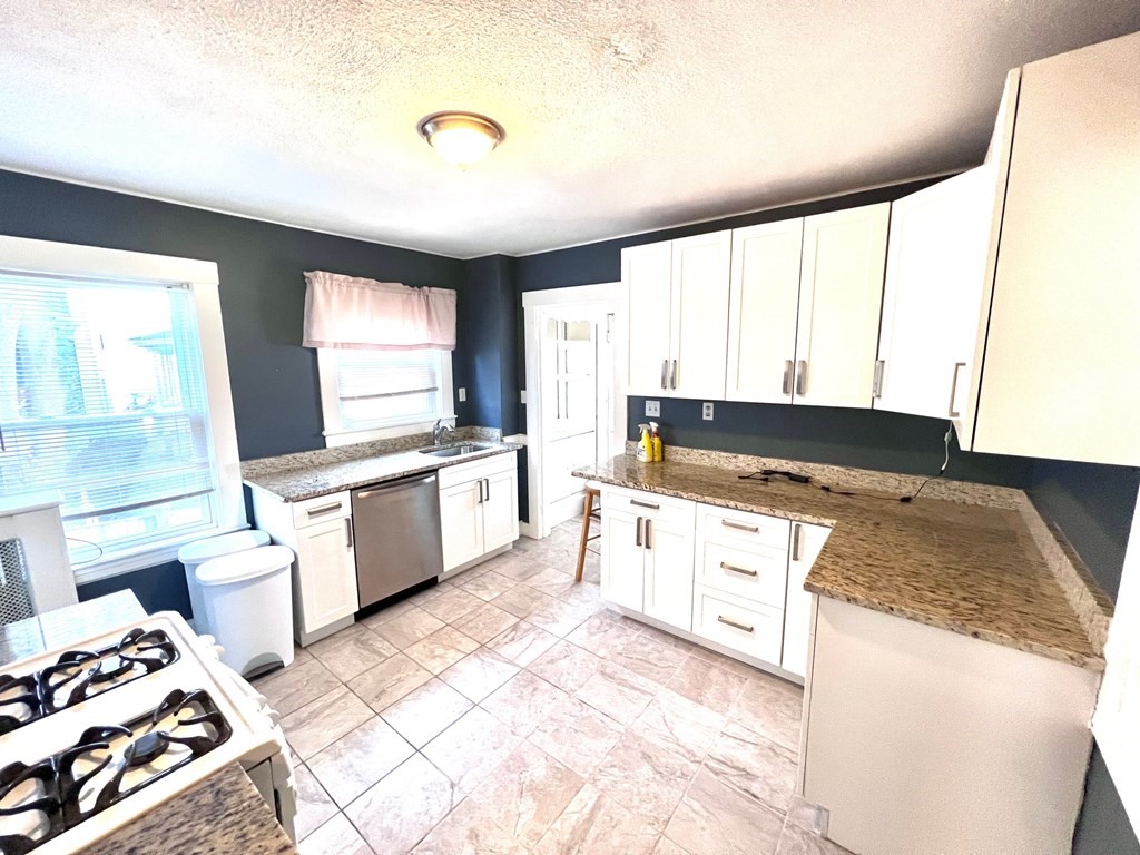 14 Beach Road, Unit 1 Winthrop, MA 02152 - Photo 12 of 16