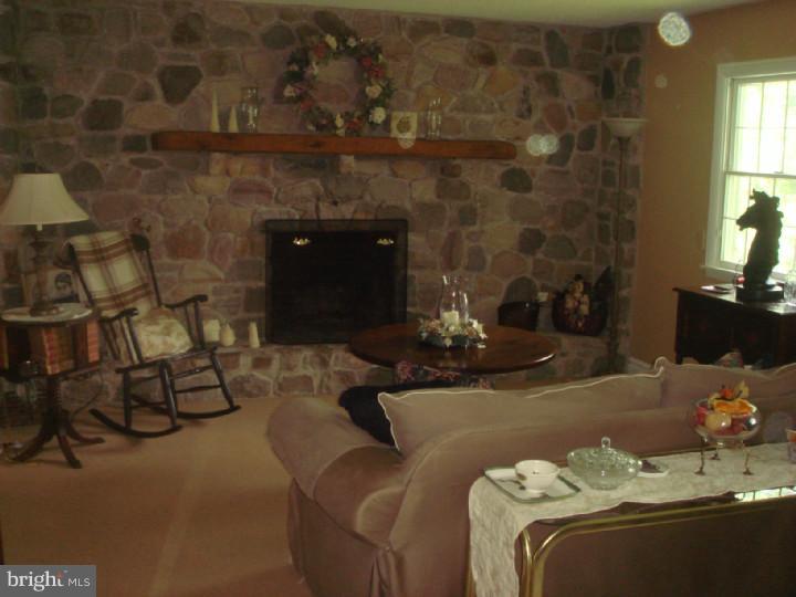150 Crosswicks Chesterfield Road Chesterfield, NJ 08515 - Photo 3 of 25
