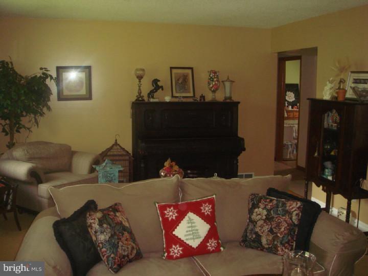 150 Crosswicks Chesterfield Road Chesterfield, NJ 08515 - Photo 4 of 25