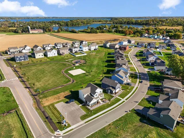 $399,990 | 610 Goldenrod Trail, Waconia, MN 55387