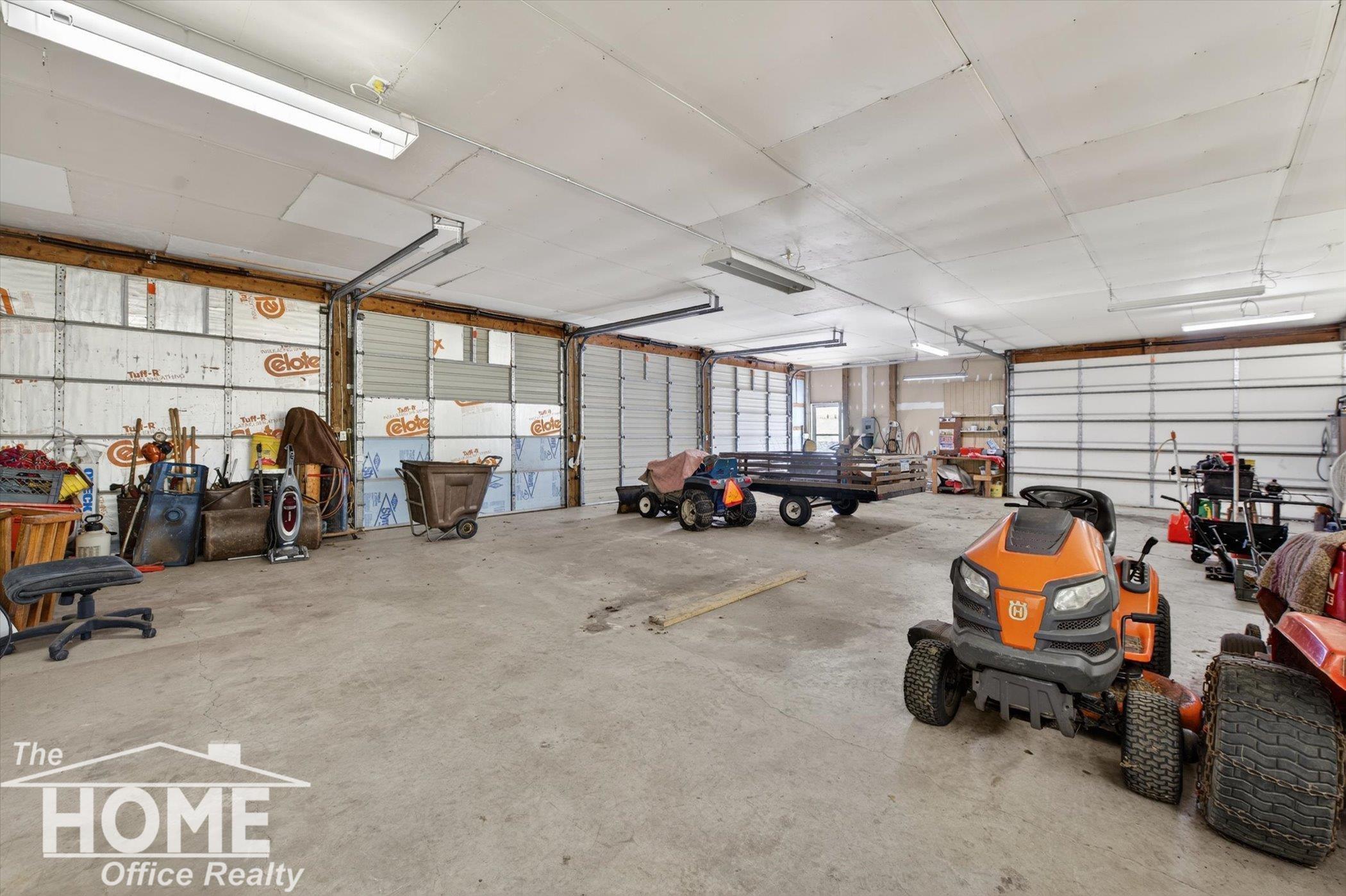 6444 Grand River Road Bancroft, MI 48414 - Photo 37 of 41